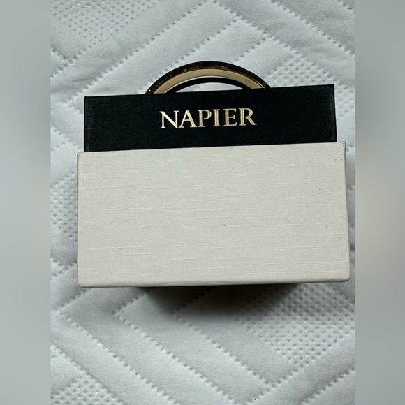 Vintage early 2000’s. Napier set of 2 whole bracelets (no opening in the middle) - Picture 2 of 7